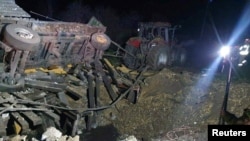 Craterul produs de prăbușirea rachetei în Polonia.