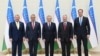 Президент Шавкат Мирзиёев конгрессменлар Дон Бэйкон, Дуг Ламборн, Трой Нельс ва Август Пфлюгер билан.
