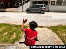 Jedna od mališana u kampu "Ušivak", 18. juni 2024.