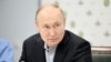 Президентът на Русия Владимир Путин на посещение във военна болница в Москва, 1 януари 2024 г.