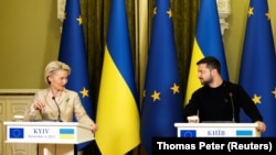 Președinta Comisiei Europene, Ursula von der Leyen este o susținătoare a finanțării Ucrainei din bani comunitari. Foto: Kiev, 4 nov 2023. 