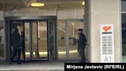 Ulaz u zgradu gde je poslovni prostor "Tačke ključanja Srbija", 19. januara 2024.