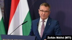 Matolcsy György beszédet mond egy gazdasági díj átadóünnepségén a fővárosban, a Magyar Nemzeti Bank Bölcs Vár épületében 2023. január 19-én