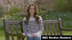 Catherine, Prințesa de Wales, imagine dintr-un videoclip distribuit la 22 martie 2024, în care anunță că urmează chimioterapia preventivă după ce s-a descoperit că are cancer în urma intervenției chirurgicale abdominale din ianuarie.