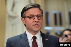 Liderul Camerei Reprezentanților, Mike Johnson, a împins acest vot în ciuda divizării propriului său partid.