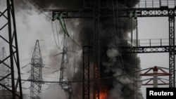 Високовольтна лінія, яка постраждала від ракетного удару Росії на Харківщині, Україна, 22 березня 2024 року, фото ілюстративне