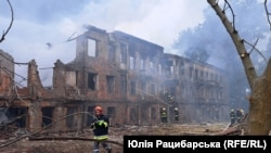 Наслідки попереднього ракетного удару по лікарні Дніпра, 26 травня 2023 року, фото ілюстративне