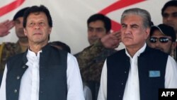 عمران خان او شاه محمود قریشي