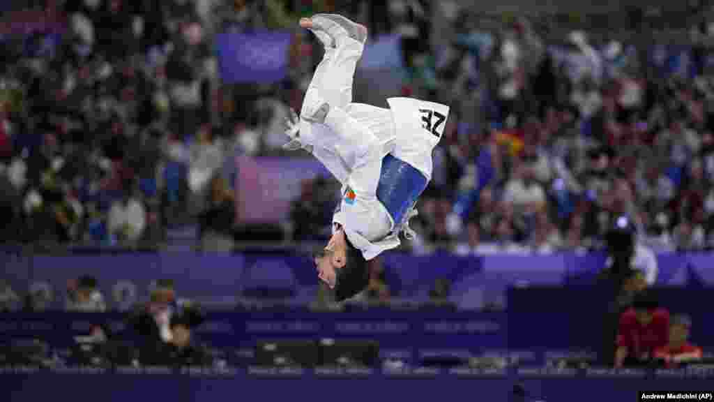 Gashim Magomedov iz Azerbajdžana reaguje nakon pobjede u polufinalnom meču taekwondoa za muškarce do 58 kilograma protiv Talijana Vita Dell'Aquile 7. avgusta.