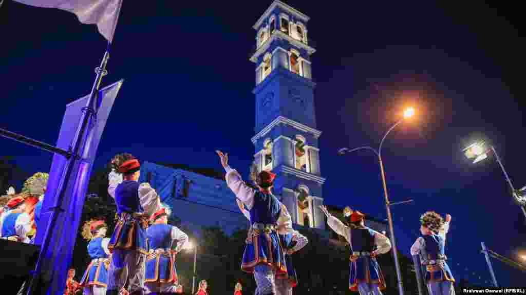 Në Kosovë po mbahet edicioni i dytë i Festivalit Ndërkombëtar të Vallëzimit dhe Arteve, Newborn Festival.