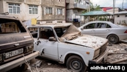 Արցախ - Ադրբեջանական հրետակոծության հետևանքները Ստեփանակերտի բնակելի թաղամասերից մեկում, 19-ը սեպտեմբերի, 2023թ. 