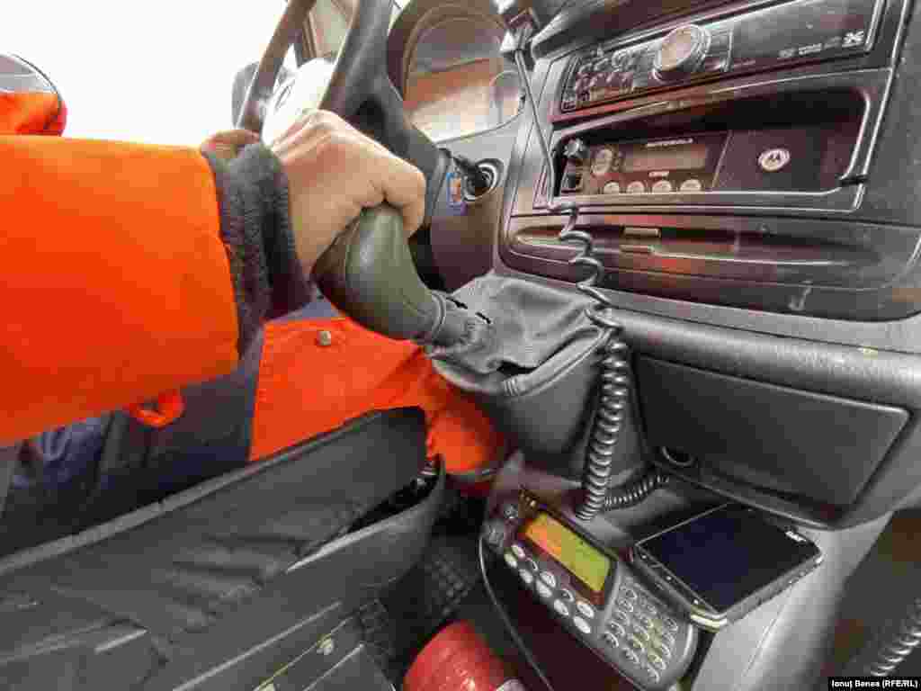 Schimbătorul de viteze al ambulanței cu peste 1,3 milioane de kilometri la bord. 