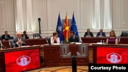 Претседателката на ЕБОР, Одил Рено-Басо и Жуди Кока - генерален Директор на МЕПСО го потпишаа договорот за кредит. 