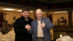 Нохчийчоьнан куьйгалхо Кадыров Рамзан а, ЧВК "Вагнеран" долахо Пригожин Евгений а. Соьлжа-ГIала, 2023-чу шеран оханан-бутт. Кадыровн телеграм-каналера сурт
