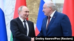 Очільки Росії і Білорусі – Володимир Путін і Олександр Лукашенко під час зустрічі у Мінську. Білорусь. 24 травня 2024 року 