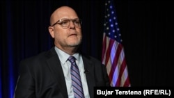 Ambasadori i Shteteve të Bashkuara në Prishtinë, Jeffrey Hovenier.