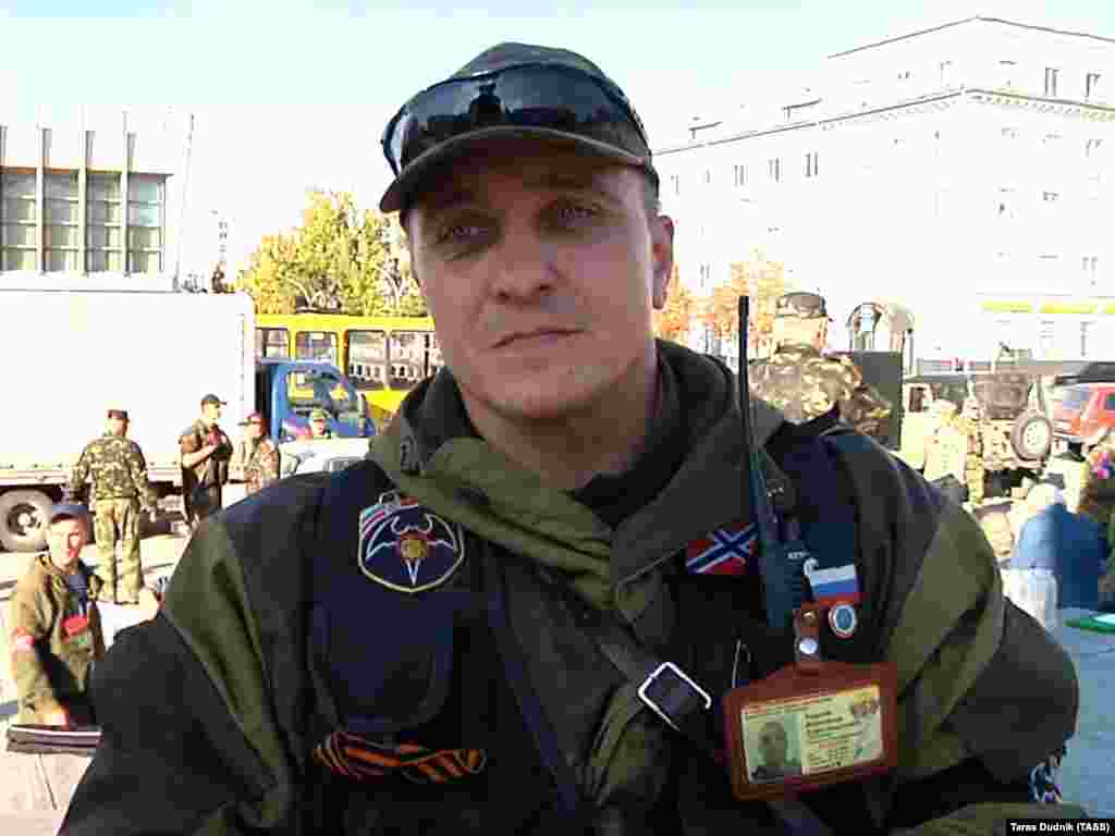 Oleksandr Bednov, 1969-2015 Nakon karijere u sovjetskoj interventnoj policiji, Bednov, rođen u Luhansku, služio je u ukrajinskom Ministarstvu unutrašnjih poslova nakon raspada SSSR-a. Kada su izbile tenzije u istočnoj Ukrajini 2014., Bednov je stvorio separatističku miliciju koja je počela patrolirati u Luhansku. Nakratko je bio de facto ministar odbrane entiteta Luhansk pod kontrolom separatista. U januaru 2015. Bednov je bio u konvoju koji je pogođen baražom vatrom iz pušaka i raketnih granata. On i još šest osoba su ubijeni u napadu. Ubrzo nakon toga, separatističke vlasti u Luhansku su tvrdile da je vojni komandant umro, pružajući otpor hapšenju i tvrdile su da je tražen zbog otmice i mučenja lokalnog stanovništva, dok je istaknuti vođa separatista Igor Girkin to ubistvo nazvao "gangsterskom zasjedom".