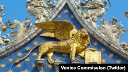 Simbolul Comisiei de la Veneția. Fotografie de arhivă.