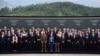 Prin organizarea summitului, președintele ucrainean Volodimir Zelenski încearcă să adune un număr mai mare de țări în spatele cauzei Ucrainei, în special cele din așa-numitul Sud Global, și să mențină atenția lumii asupra invaziei brutale a Rusiei.