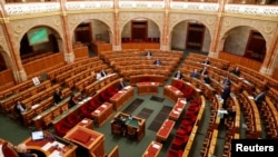 Пред почетокот на дебатата за ратификација на шведската и финската апилкација за членство во НАТО во Унгарија