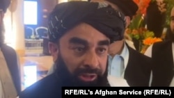 په دوحه کې د طالبانو د شپږ کسیز پلاوي مشر او د طالبانو د حکومت ویاند ذبیحالله مجاهد
