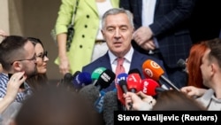 Crnogorska policija saopštila je 14. jula da je pojačala mjere obezbjeđenja Đukanoviću nakon što je u medijima objavljeno da se na njega priprema atentat