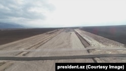 Građevinski radovi iz oktobra 2021. na lokaciji budućeg međunarodnog aerodroma Zangilan u Azerbejdžanu.