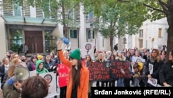 Građanski protest ispred Vlade Crne Gore