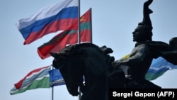 Invitații podcastului spun că autoritățile R. Moldova nu pot ignora sub nicio formă eventualitatea unei crize umanitare în regiunea transnistreană și că trebuie să aibă pregătite soluțiile necesare pentru a pune la adăpost cetățenii.