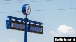 Bőven adtak időt Mészáros Lőrinc cégének a munkák befejezésére