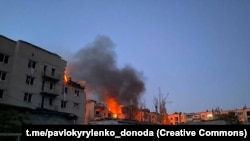 Російські військові намагаються просунутися до Покровська (на фото наслідки одного з ударів по місту), однієї з найзахідніших точок Донецької області, неподалік від кордону з Дніпропетровською областю