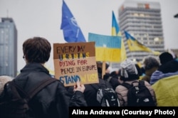 «Так, як ми маємо в Канаді українців, які вийшли на вершки політичної системи, ми би хотіли це бачити всюди у світі. І це б було чудово, щоб був міністр якийсь німецького уряду, який має також українське громадянство»