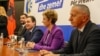Premijer Kosova Aljbin Kurti (drugi s leva) tokom sastanka u Prištini 29. maja sa liderima Partije za demokratsko delovanje iz Preševske doline.