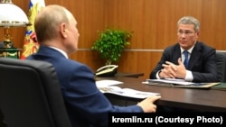 Радий Хәбиров Владимир Путин белән очрашуда, 2021 ел