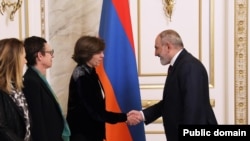 Armenian Prime Minister Nikol Pashinian receives France’s Minister for Europe and Foreign Affairs Catherine Colonna in Yerevan, April 27, 2023.