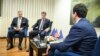 I dërguari i posaçëm i SHBA-së në Ballkanin Perëndimor, Gabriel Escobar, i dërguari i BE-së, Miroslav Lajçak, dhe kryeministri i Kosovës, Albin Kurti, gjatë takimit më 5 qershor 2023.