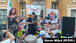 Udruženje "Kopaćemo" targetiralo je dvadesetak ljudi, mahom aktivista koji su organizovali proteste protiv otvaranja rudnika litijuma ili učestvovali na njima (Fotografija: Aktivisti na protestu "Ne damo Jadar" u Loznici, juli 2024.)