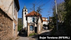 Fshati Janjevë, në Lipjan, ku jetojnë kroatë, shqiptarë, turq dhe romë.
