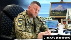 «У всіх регіонах більшість населення критично ставиться до відставки Залужного», – кажуть соціологи