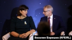 Лаура Кьовеши и Николай Денков. Снимката е архивна.