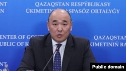 Өнеркәсіп және құрылыс министрі Қанат Шарлапаев