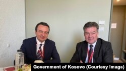 Средба на косовскиот премиер Албин Курти со специјалниот претставник на ЕУ за дијалогот на Србија и Косово Мирослав Лајчак