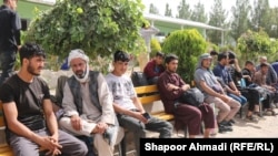 دا هغه افغان کډوال دي چې په دې وروستیو کې له ایران څخه اېستل شوي وو. (انځور: ارشیف)
