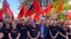 Protestues marrin pjesën në një protestë të shqiptarëve në jug të Serbisë, të cilët e akuzojnë Qeverinë serbe për diskriminim, 12 gusht 2024.