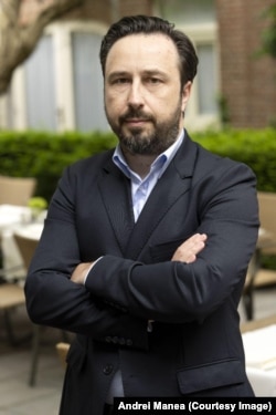 Andrei Manea.