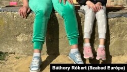 A családnak szinte senki sem hitt Bagaméron, sok atrocitás érte őket amiatt, mert megvádolták a papot