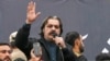 د خیبر پښتونخوا اعلا وزیر علي امین ګنډه پور غونډې ته وینا کوي ـ پخوانی انځور.