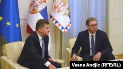 Претставникот на Европската унија за дијалог меѓу Белград и Приштина Мирослав Лајчак и претседателот на Србија Александар Вучиќ