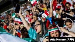 نخستین حضور زنان در استادیوم آزادی تهران به شب‌های برگزاری جام جهانی روسیه در تابستان گذشته باز می‌گردد.