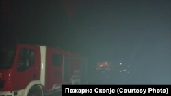 Екипи на Пожарна Скопје им помагаат на своите колеги во Пехчево и Делчево каде што има пожари.